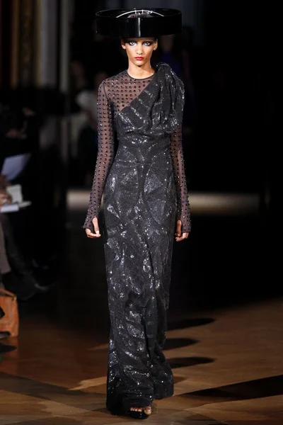Look 18